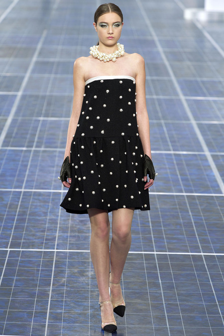 chanel spring 2013 ready to wear collection polka dot black dress