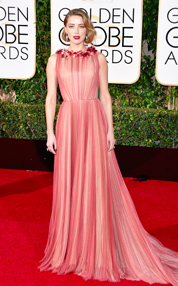 Amber Heard Golden Globes 2016 red carpet in Gucci dress
